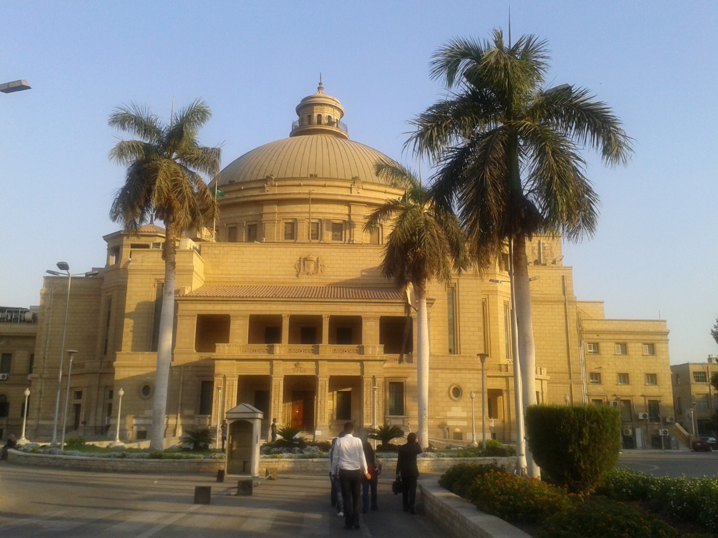 ما هي أفضل 10 جامعات مصرية؟ ما مميزات كل جامعة؟ تعرف عليهم